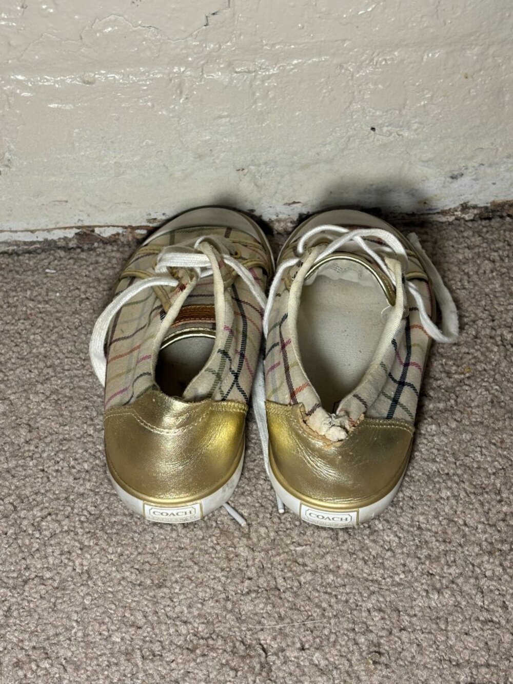 Coach Plaid Sneakers Size 7B Gold Trim Lace Up Casual Shoes - Picture 3 of 9